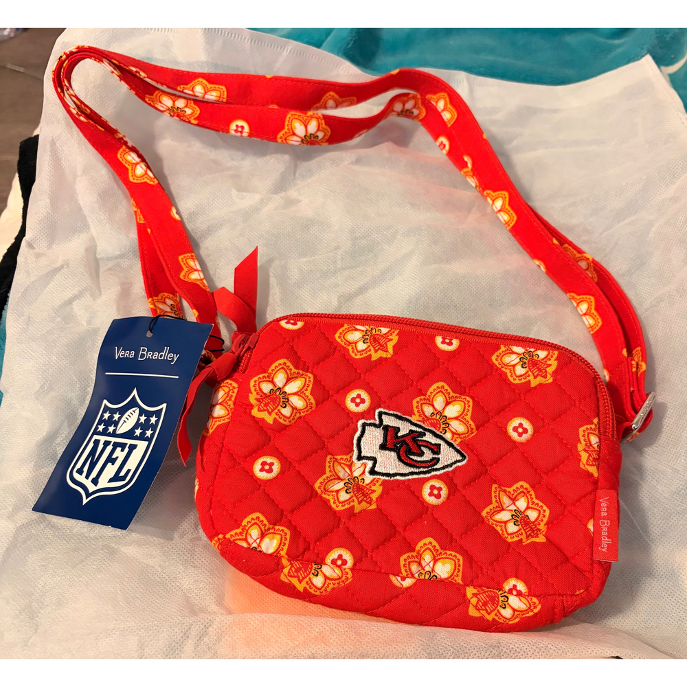 Brand New KC Vera Bradley Crossbody Small in Red - Picture 1 of 4